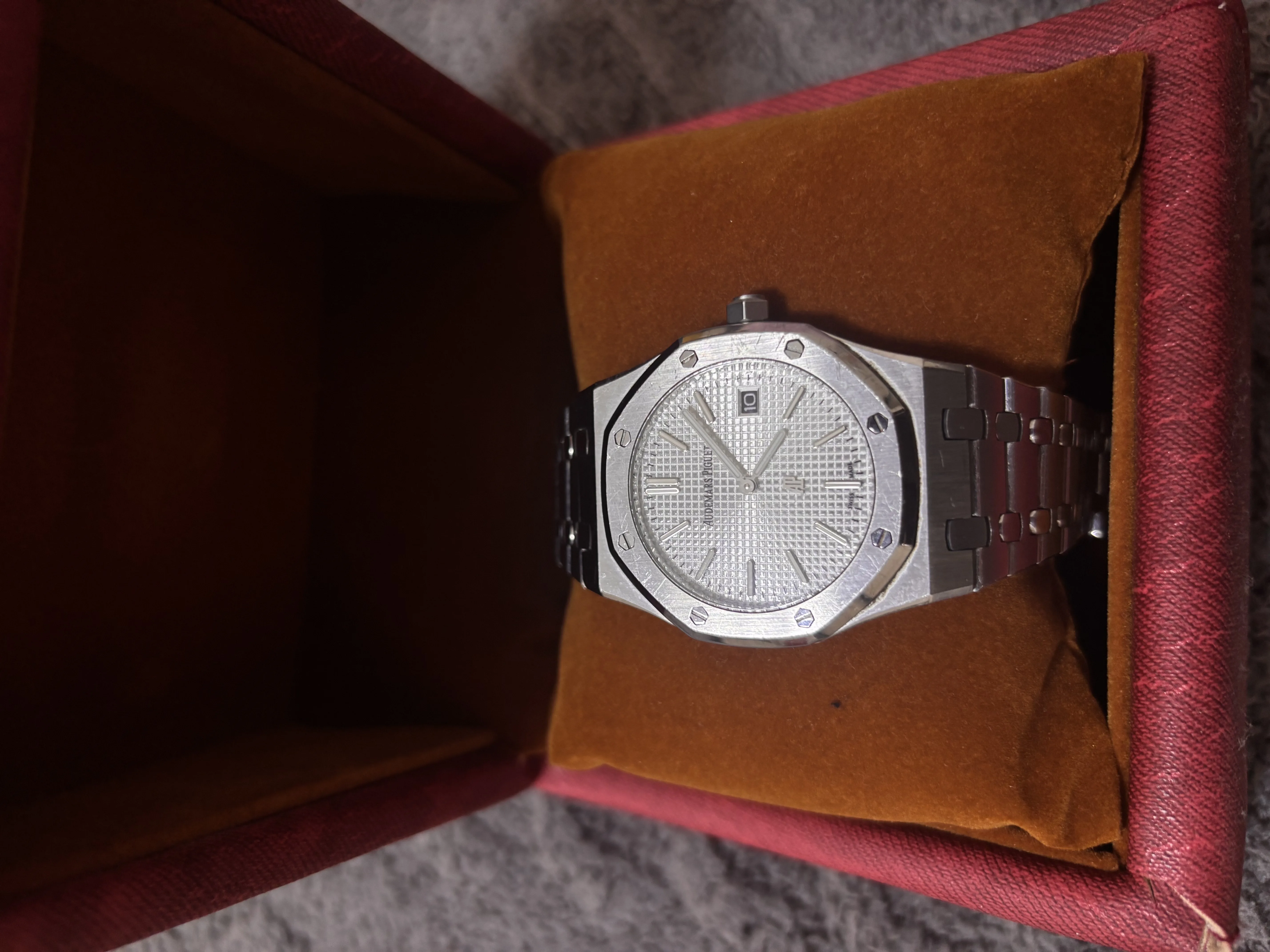 AUDEMARS PIGUET ( ROYAL OAK) Watch used like new in very good condition