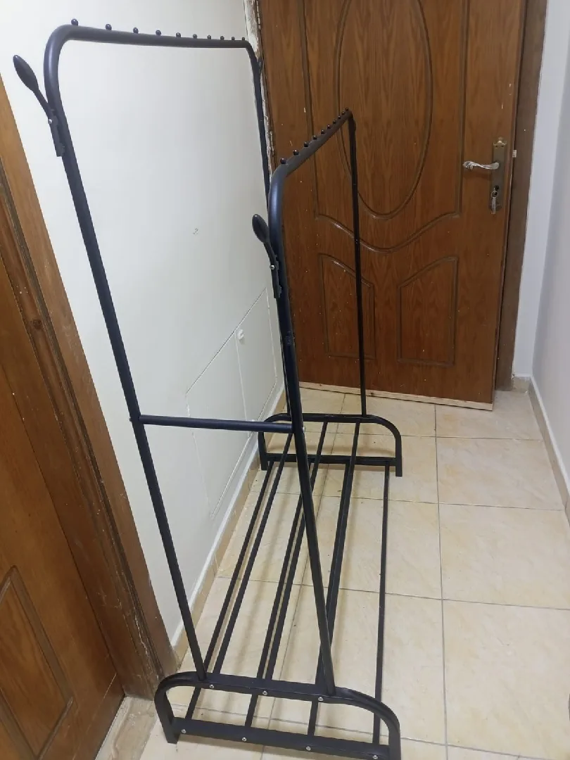 علاقة ملابس
