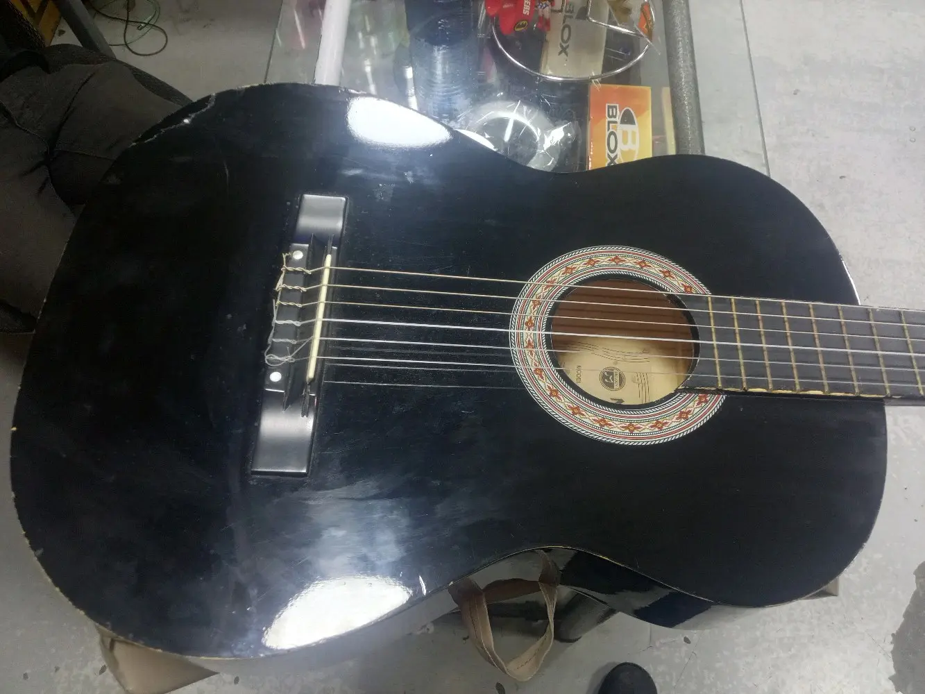 جيتار و طبله للبيع