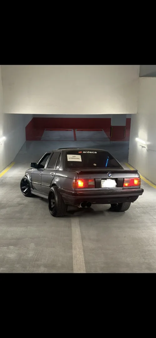 bmw e30 320 للبيع