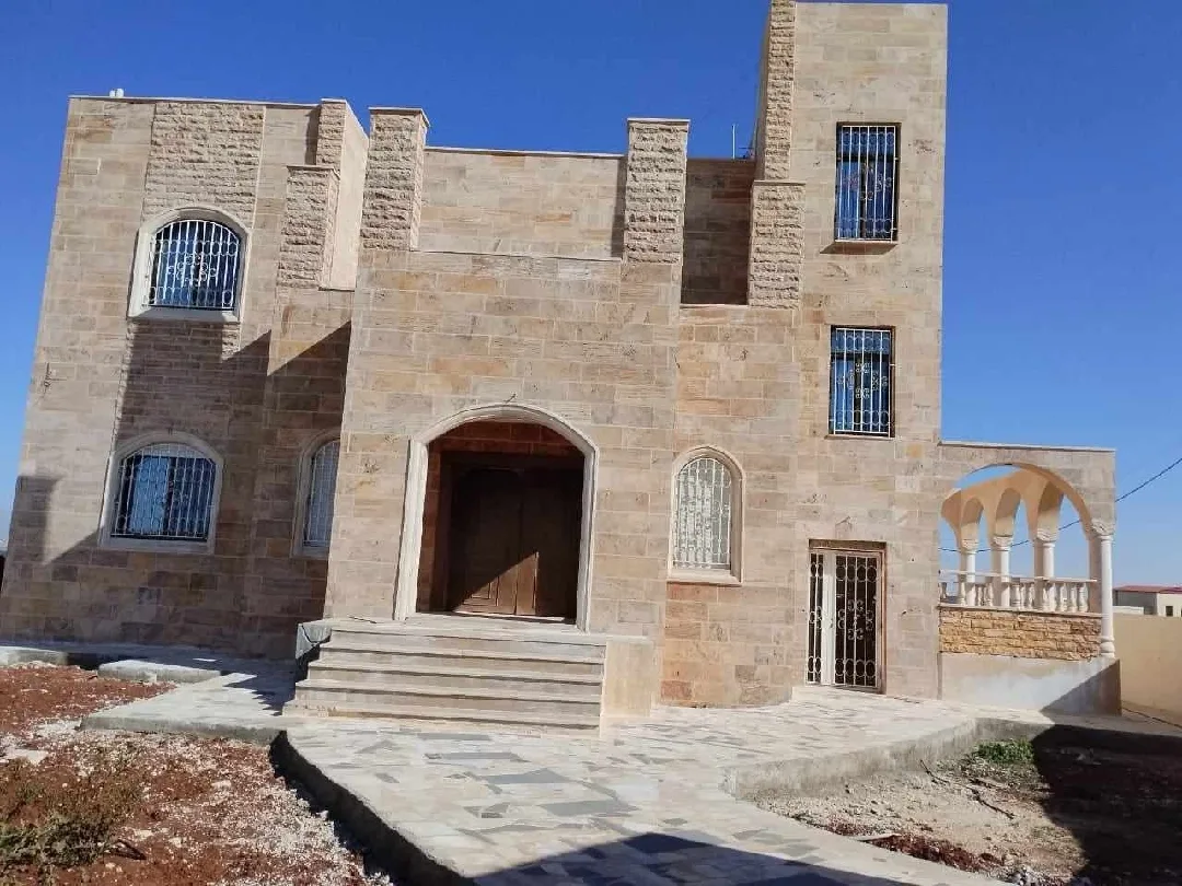 فيلا بطريق المطار للبيع