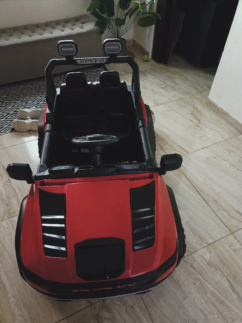 سيارة كهربائية للأطفال