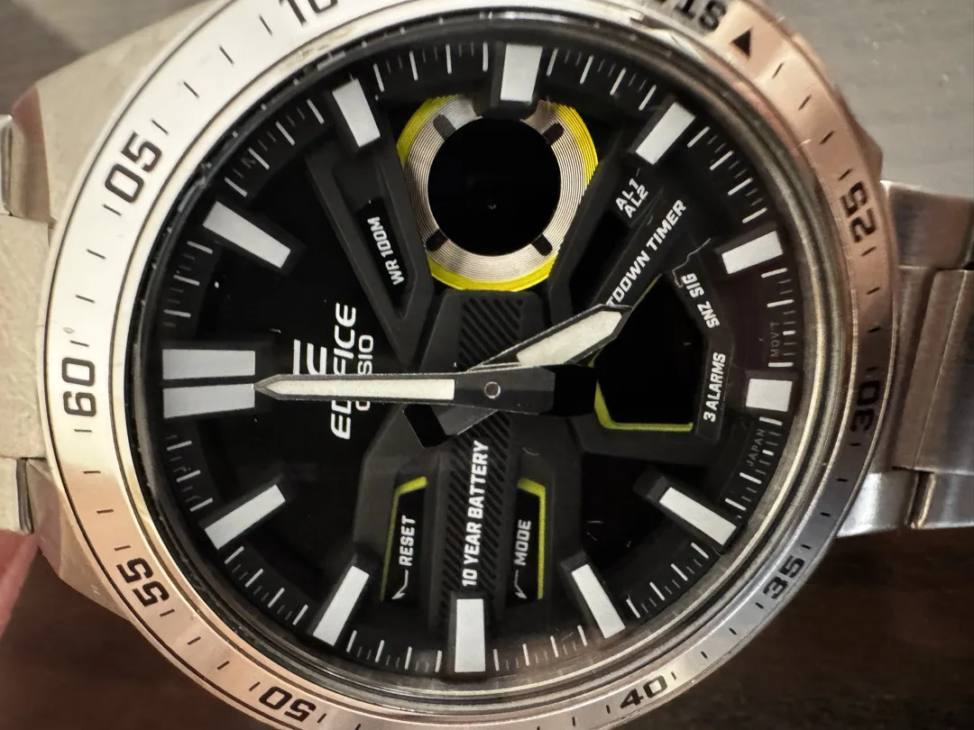 ساعة Casio Edifice أصلية EFV-C110 — World Time / 10 Year Battery / WR100M