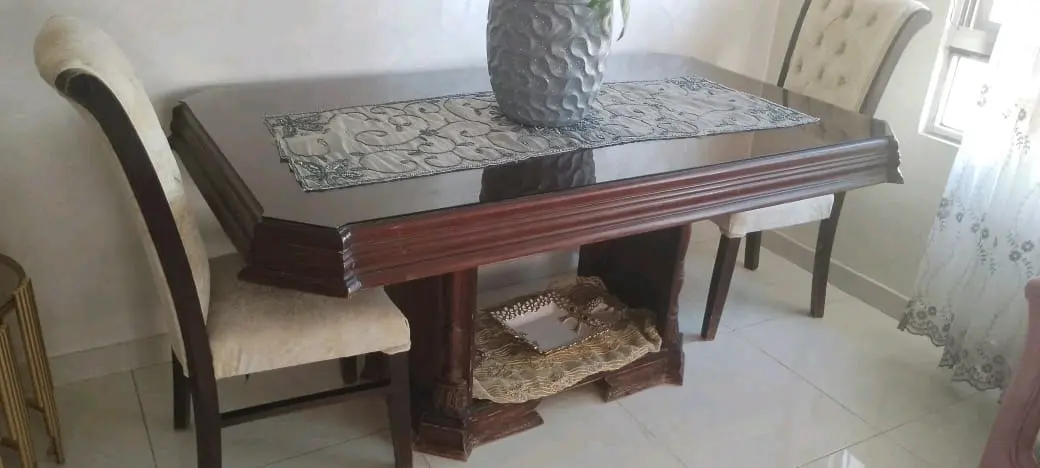 طاولة سفرة مستعمل