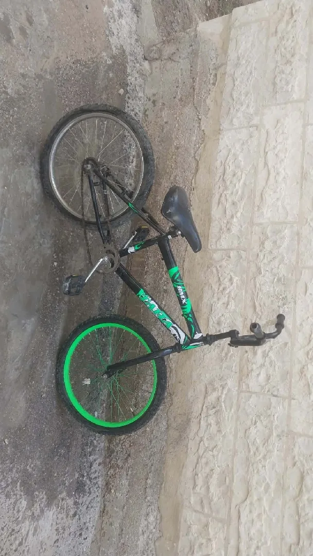 ٢بسكليت بحالة الوكاله للبيع