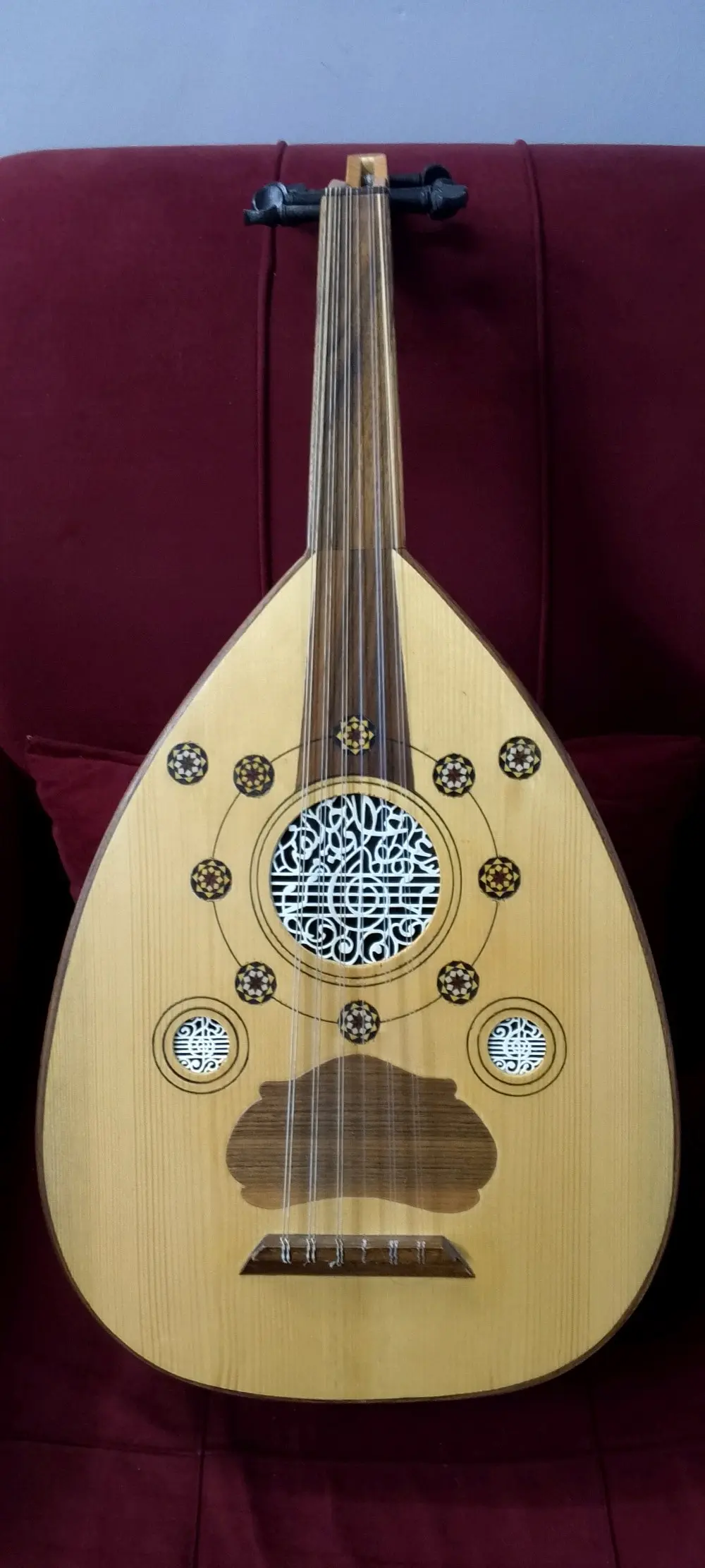 ألات موسيقيه للعازفين و المبتدئين بأسعار مناسبة جدا جدا