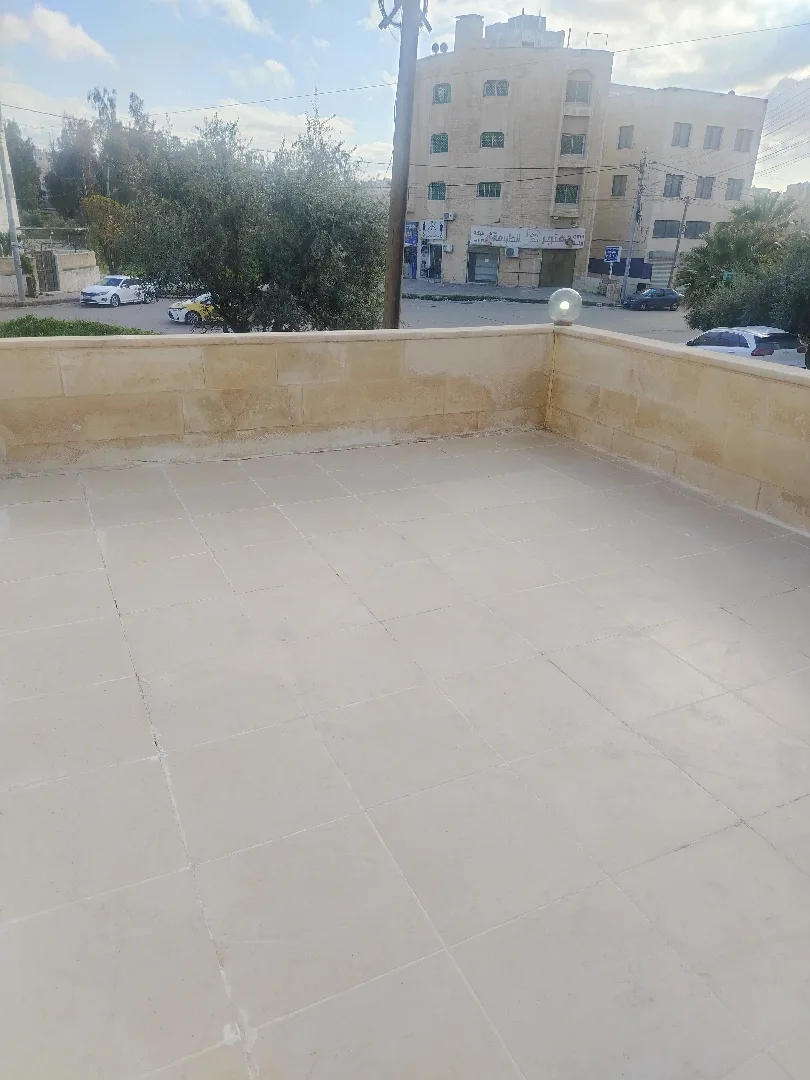 شقة أرضية للبيع