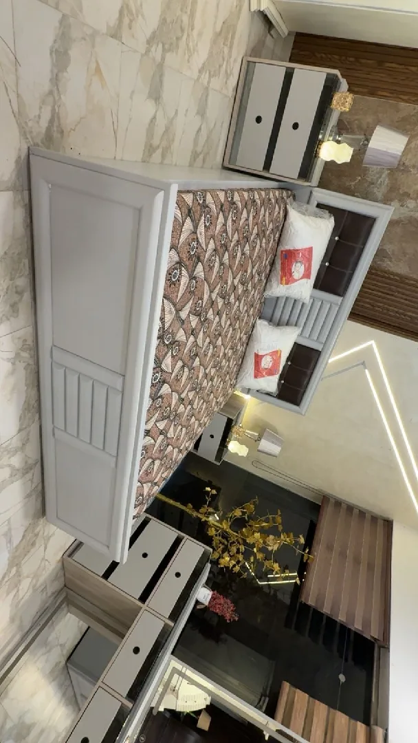 غرفة نوم ماستر modern 🛌✨ 📌فل لاتيه 18 و زان 🪵📌عمق 60_سم 👌📌لون مميز 🩶✨📌سكك هايدرو