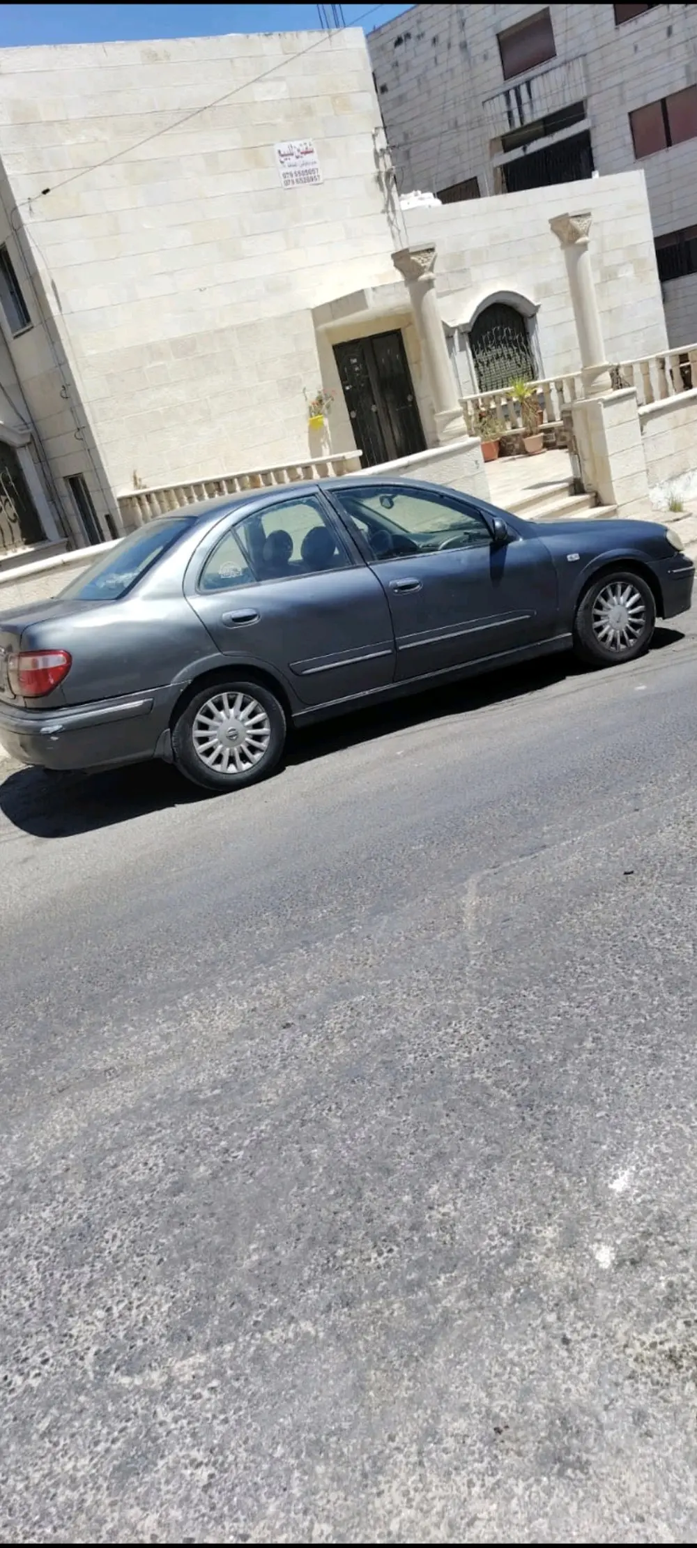 نيسان صني موديل ٢٠٠١ توماتيك للبيع