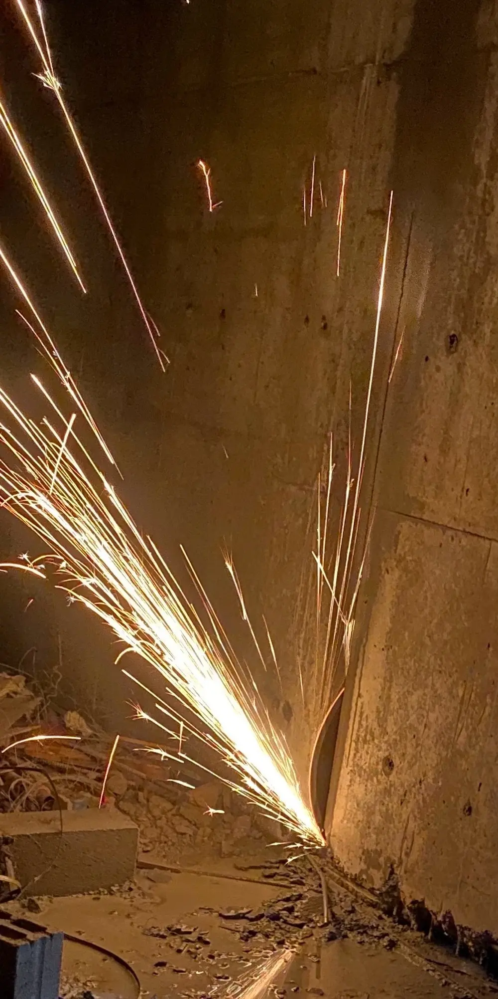 قص باطون مسلح