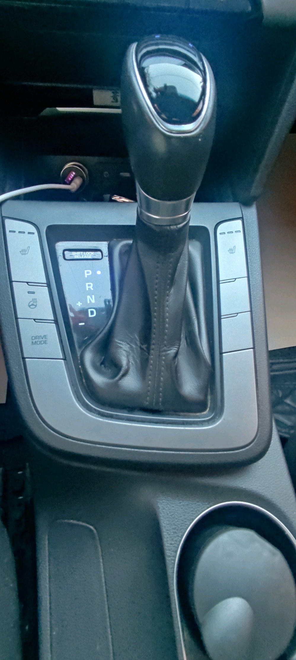 هونداي افانتي 2017 مع فتحه