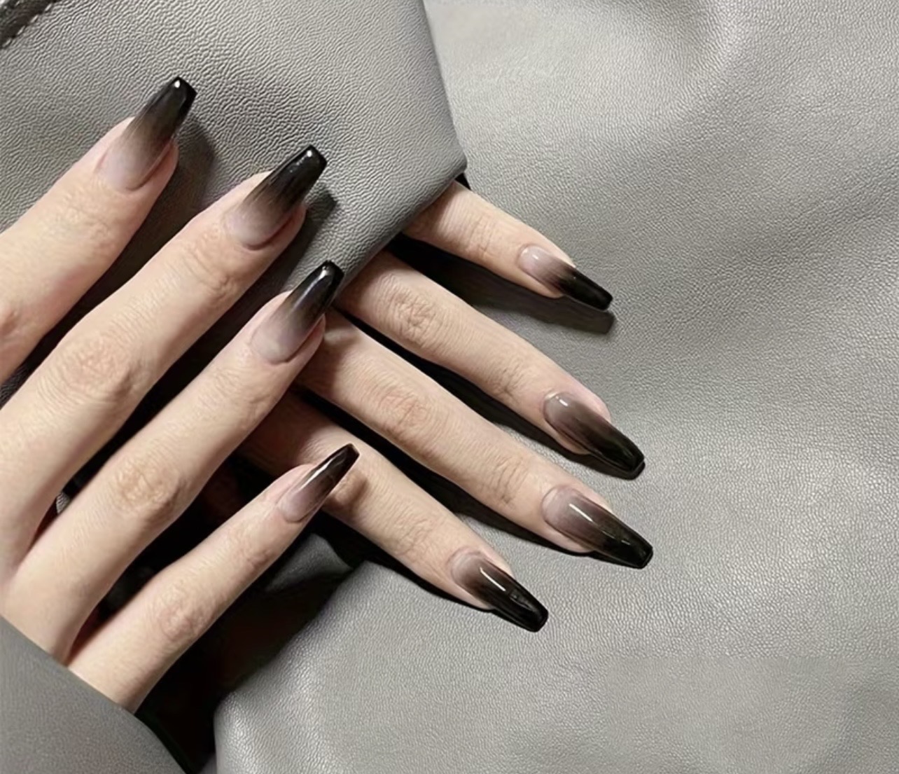 Black Gradient Fake Nails