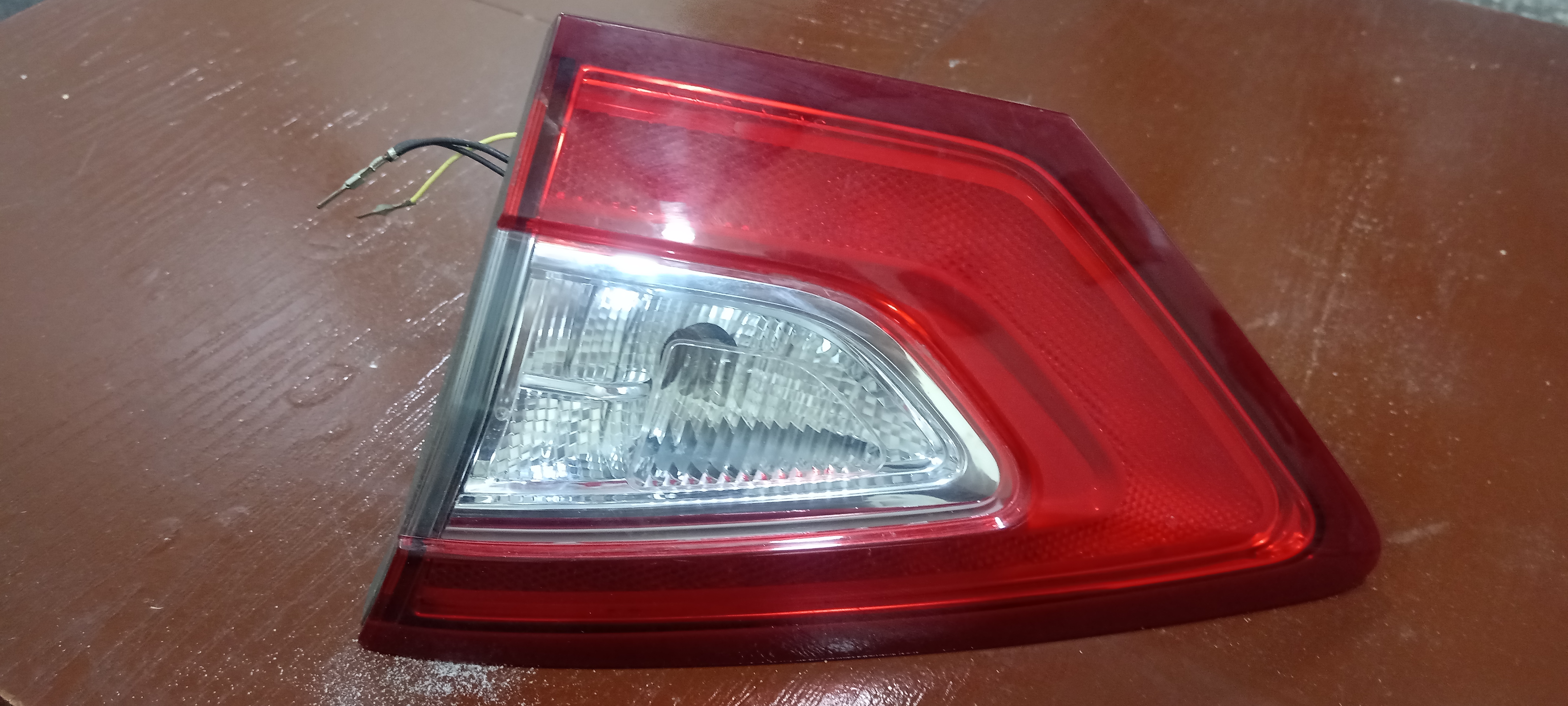 ضوء خلفي فيوجن 2016 تيتانيوم