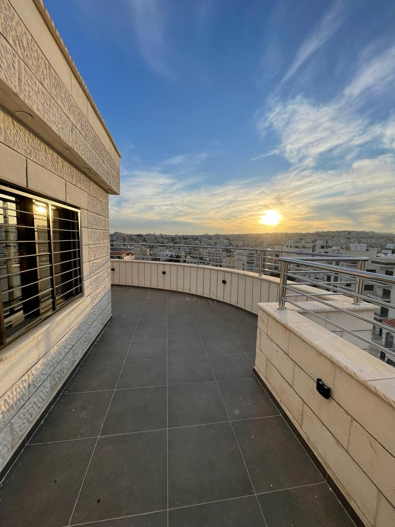 شقه مع روف من اجمل الإطلالات الدائمه طبربور ضاحيه الصفا